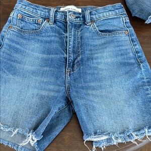 Denim Forum Arlo 50s Short, size 26